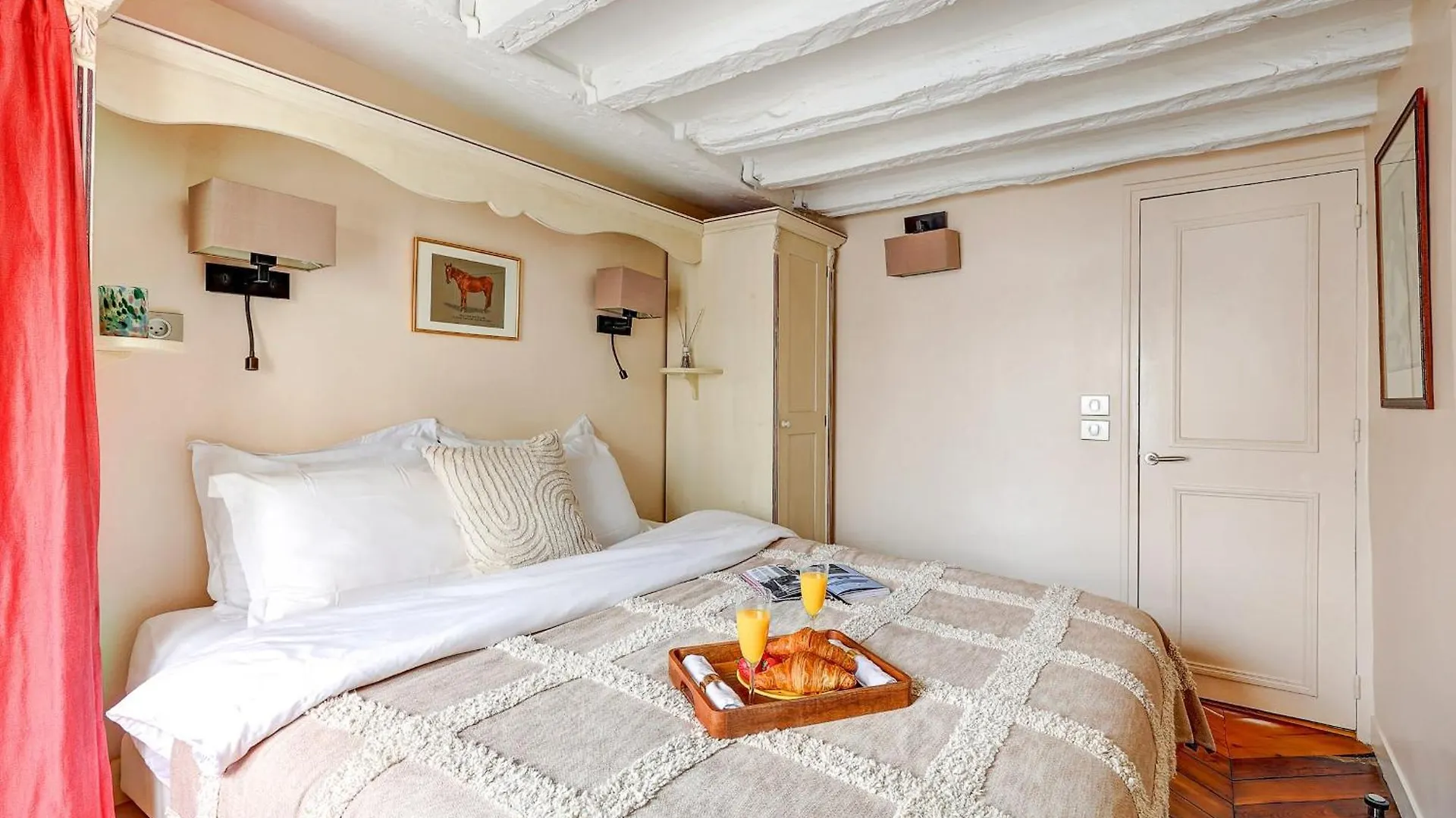 Pompidou & Louvre - 1Br - Cityapartmentstay Paris Apartment