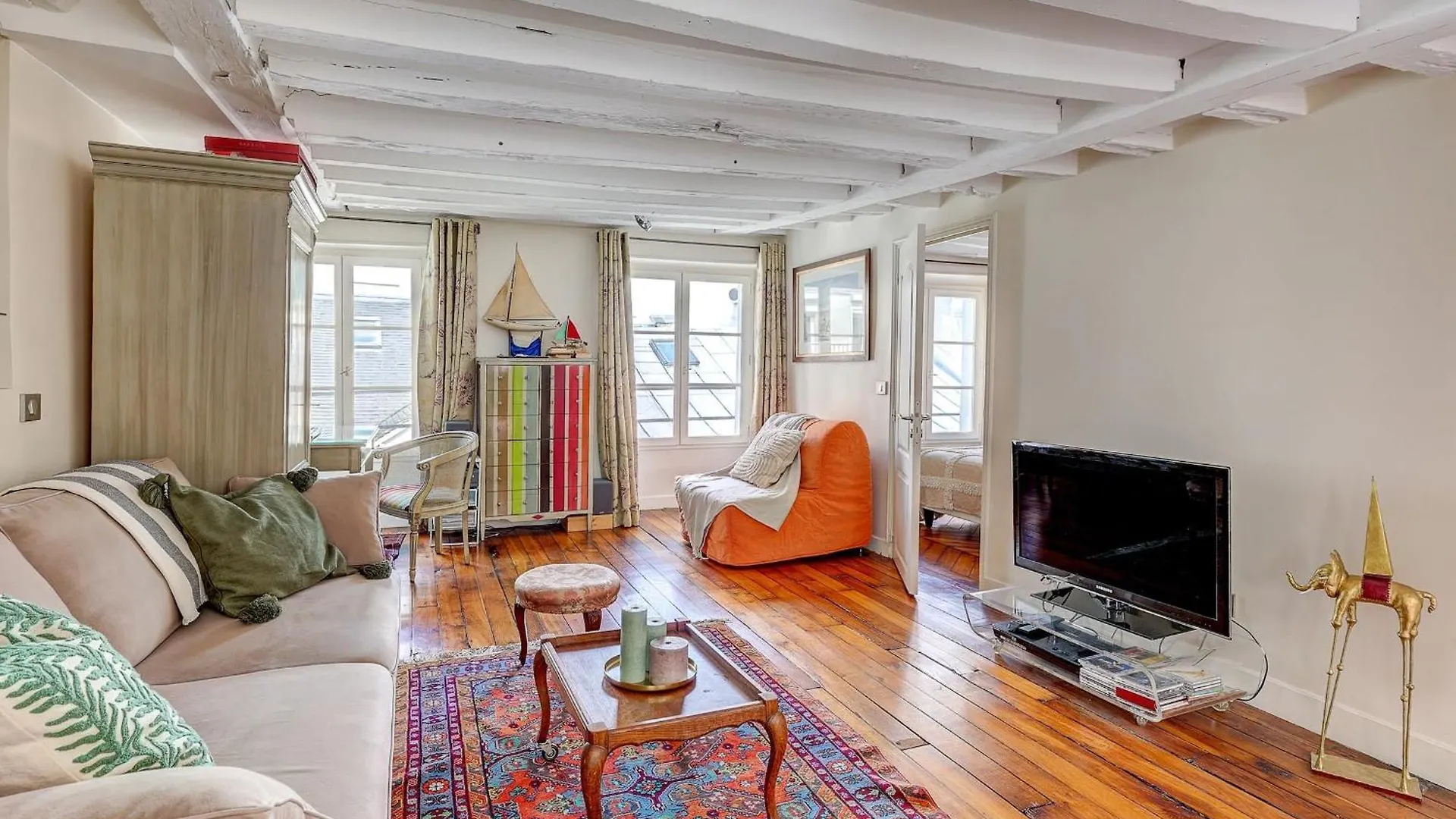 Pompidou & Louvre - 1Br - Cityapartmentstay Paris France